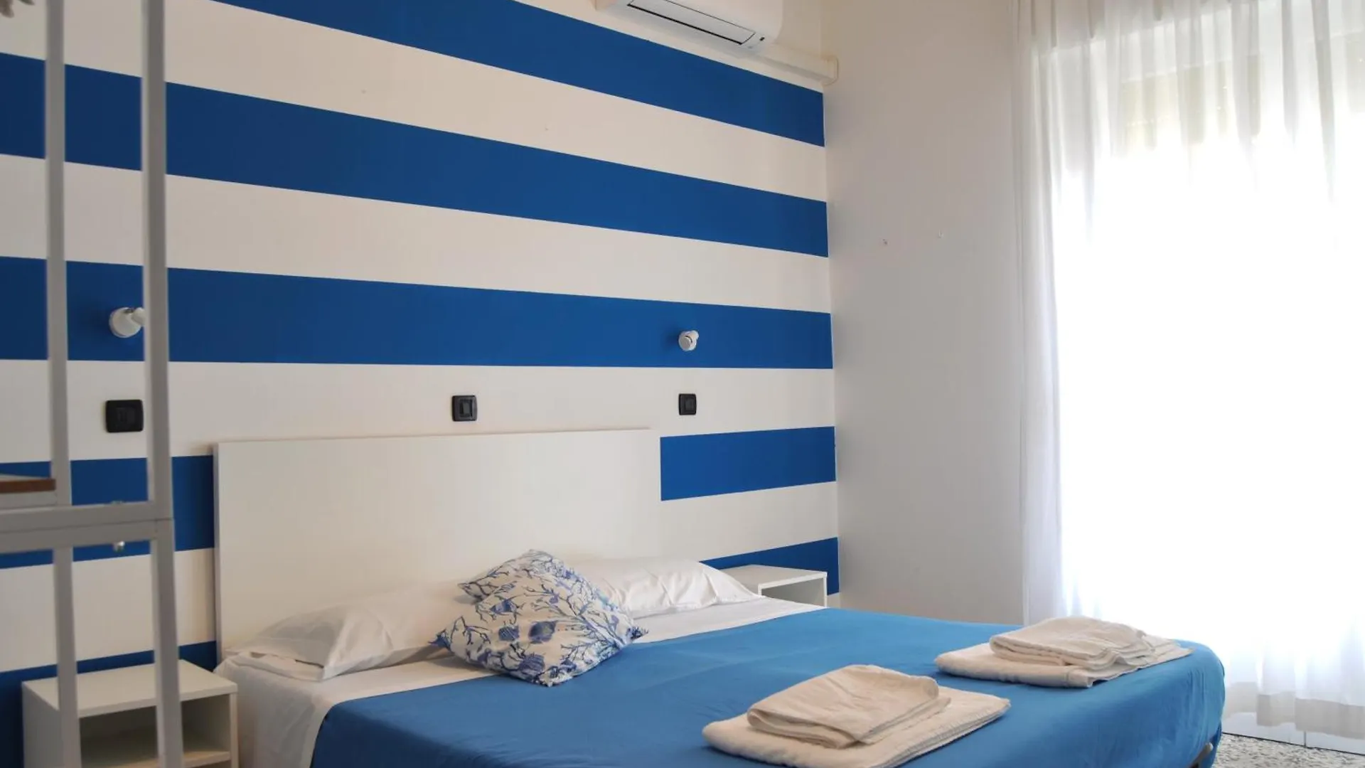 **  Hotel Susy - Ambienti Rinnovati - Direttamente Su Viale Dante E A Due Passi Dal Mare Riccione Italy
