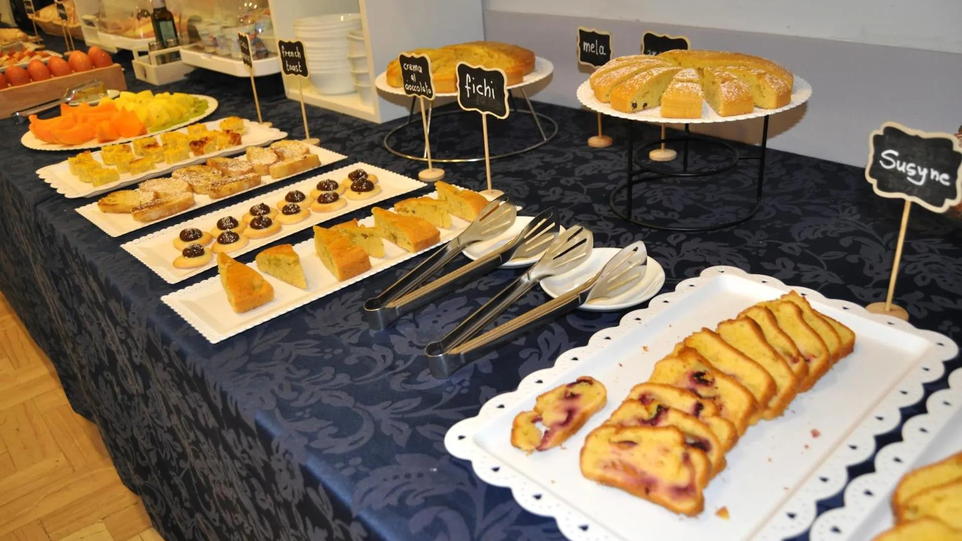 Hotel Susy - Ambienti Rinnovati - Direttamente Su Viale Dante E A Due Passi Dal Mare Riccione 2*,